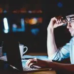 Pracoholizm: przyczyny, objawy, leczenie i skutki zdrowotne