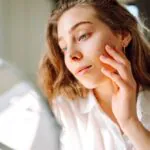 Jak stres wpływa na kondycję skóry?